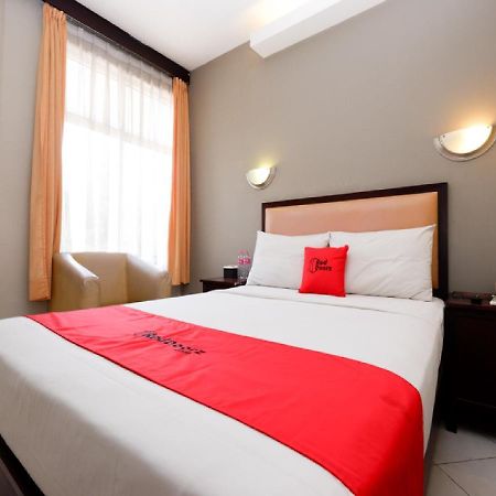 Reddoorz Plus @ Singosari Raya Semarang Luaran gambar
