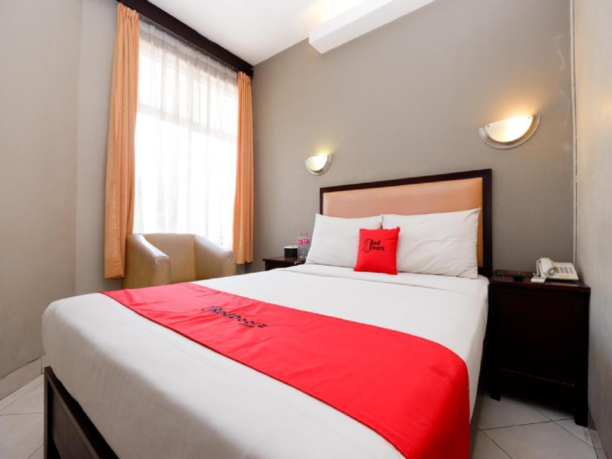 Reddoorz Plus @ Singosari Raya Semarang Luaran gambar