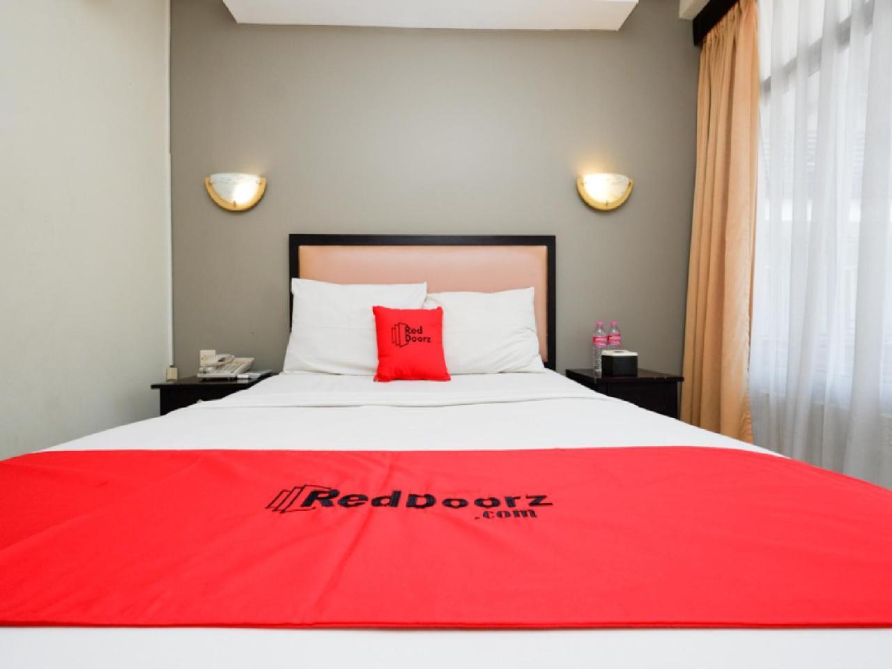 Reddoorz Plus @ Singosari Raya Semarang Luaran gambar