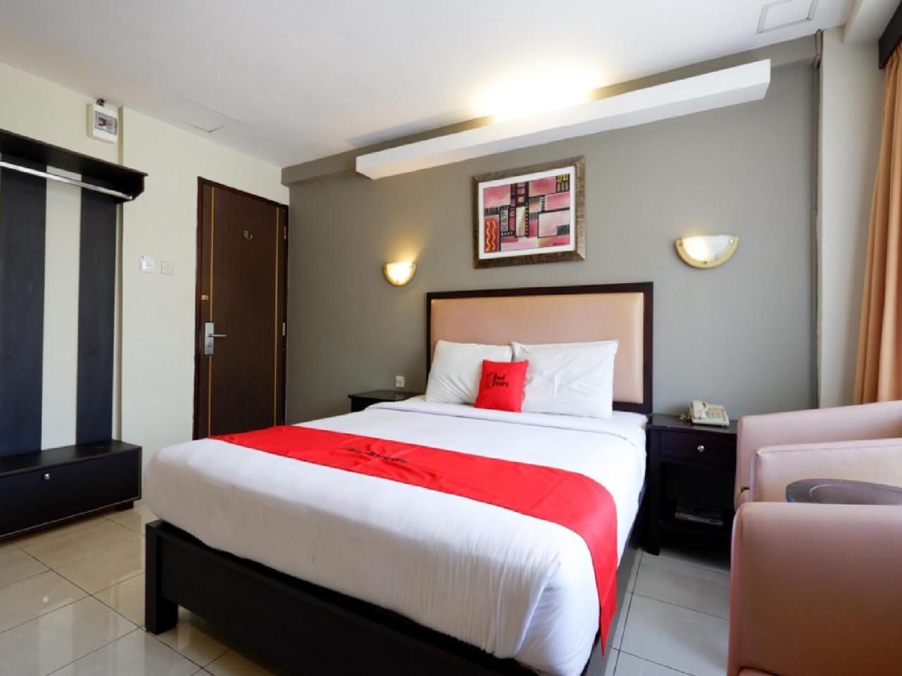 Reddoorz Plus @ Singosari Raya Semarang Luaran gambar