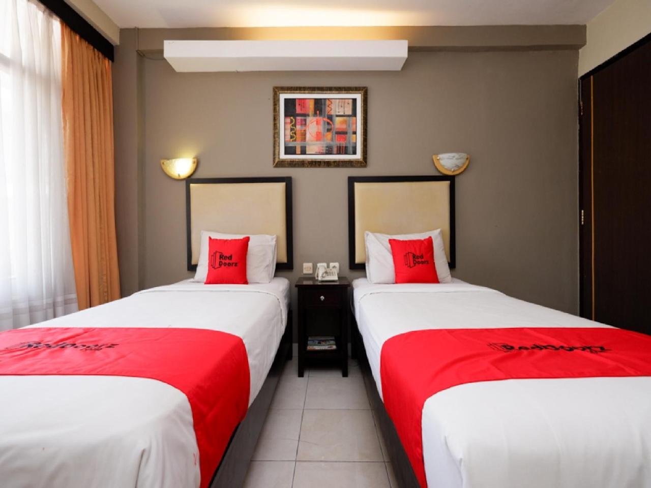 Reddoorz Plus @ Singosari Raya Semarang Luaran gambar