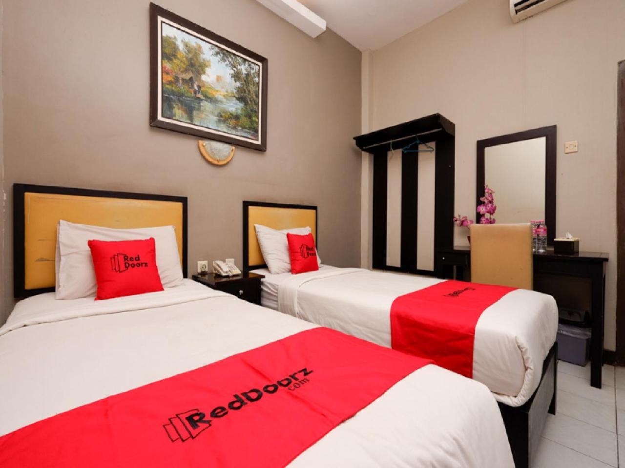 Reddoorz Plus @ Singosari Raya Semarang Luaran gambar
