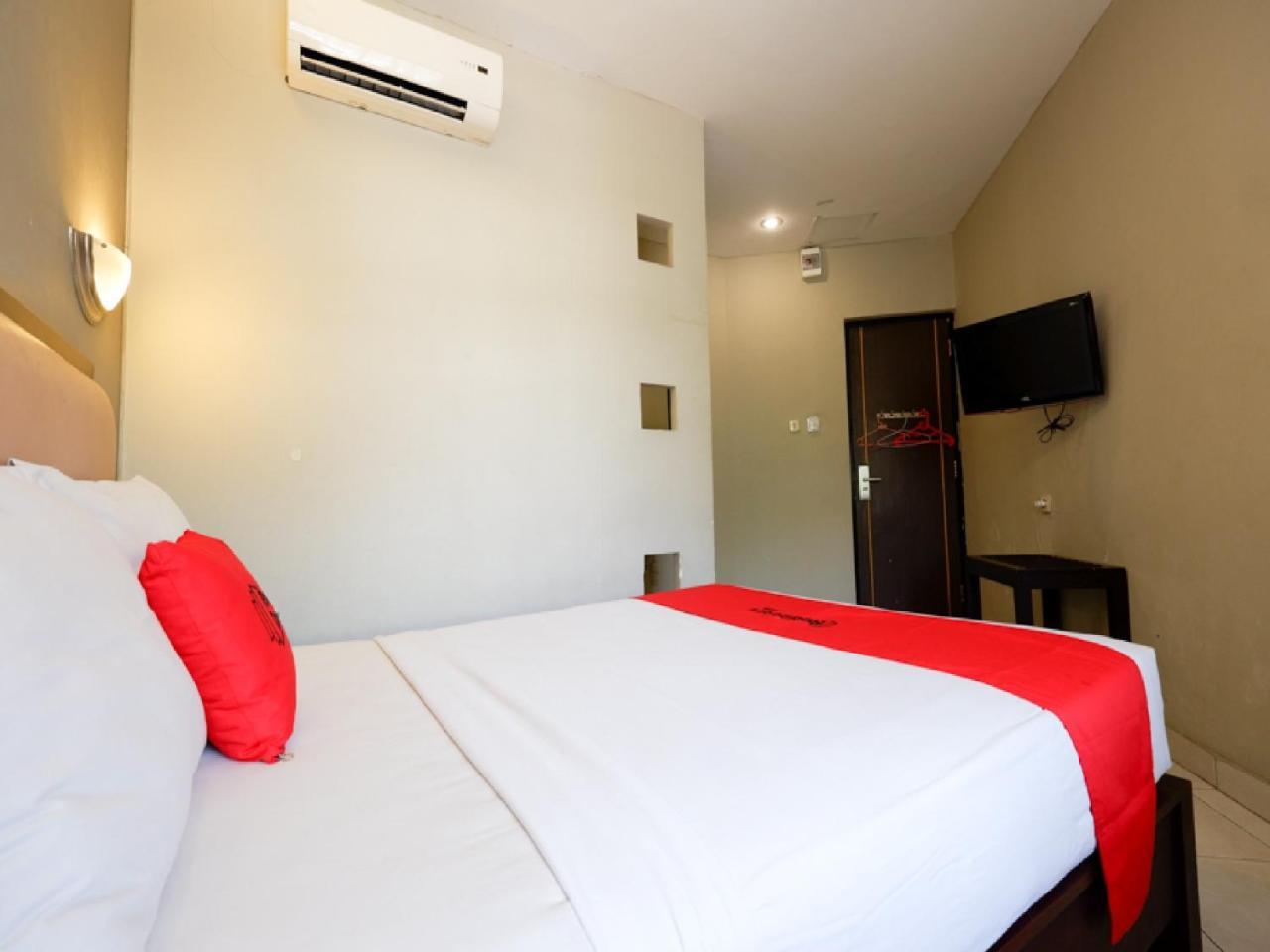 Reddoorz Plus @ Singosari Raya Semarang Luaran gambar
