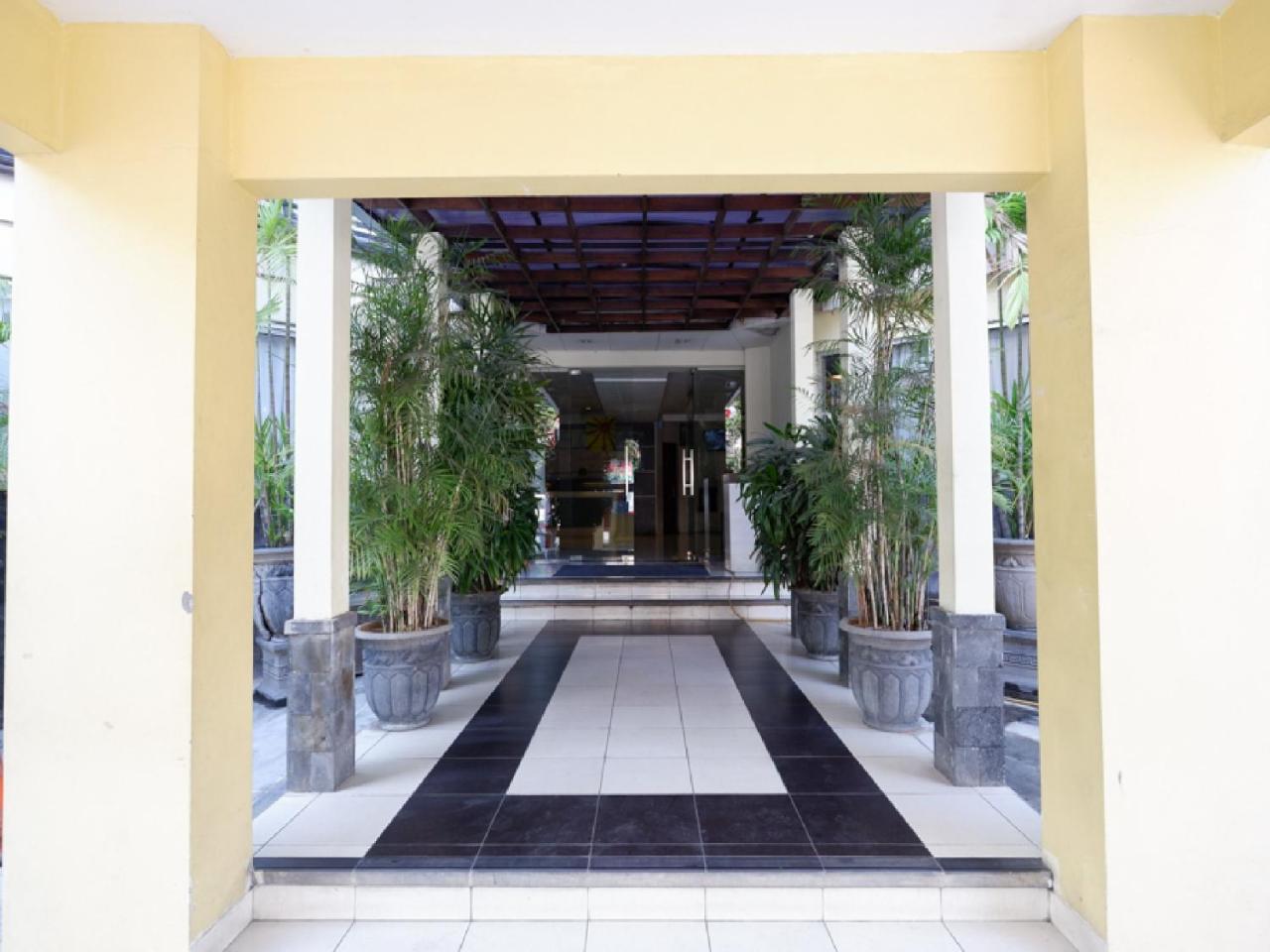 Reddoorz Plus @ Singosari Raya Semarang Luaran gambar