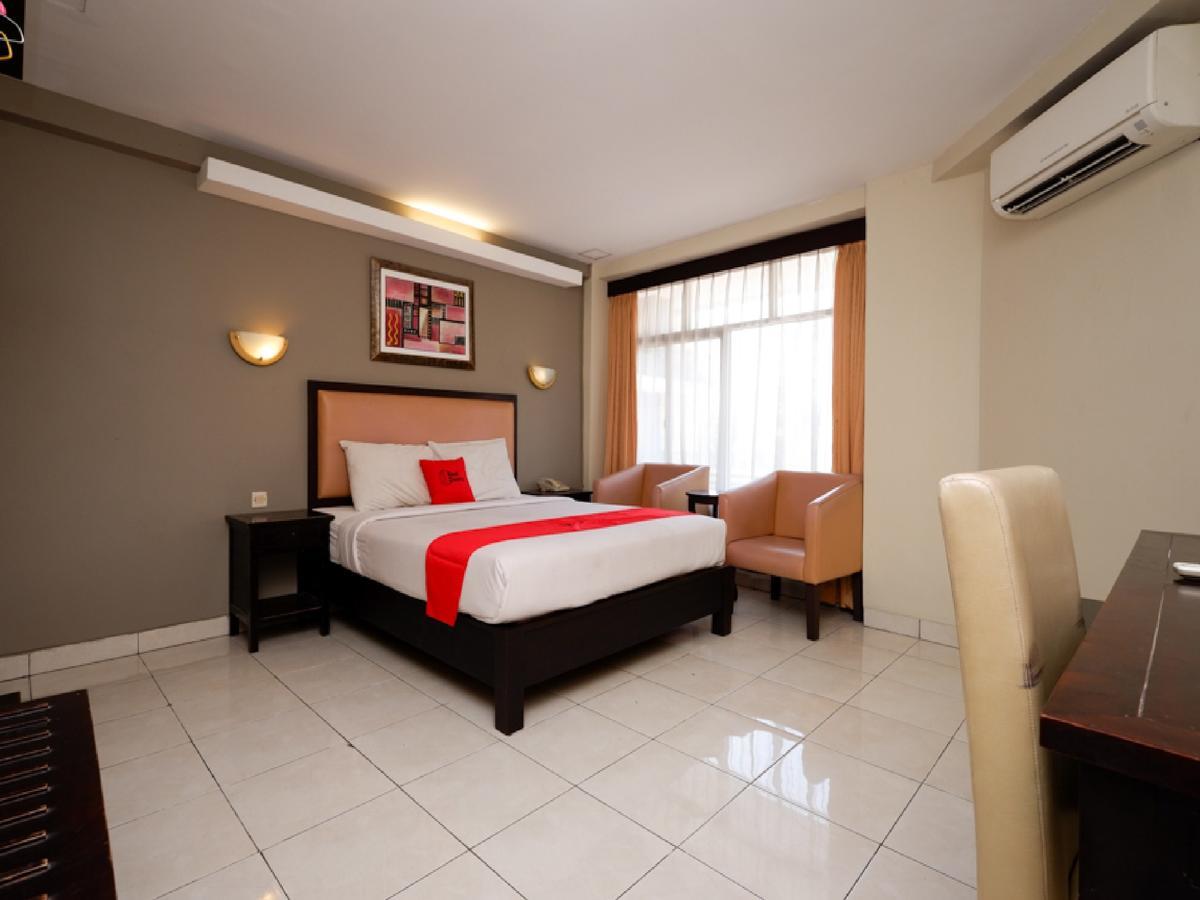 Reddoorz Plus @ Singosari Raya Semarang Luaran gambar