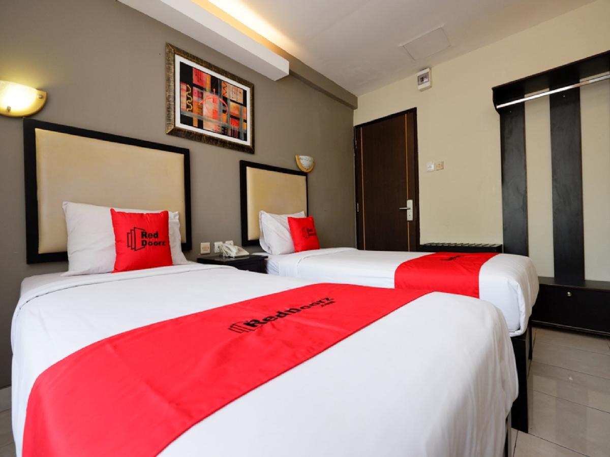 Reddoorz Plus @ Singosari Raya Semarang Luaran gambar